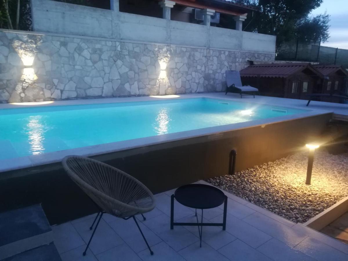 Kamenjak Volme, Cousy House With Pool 班约勒 外观 照片