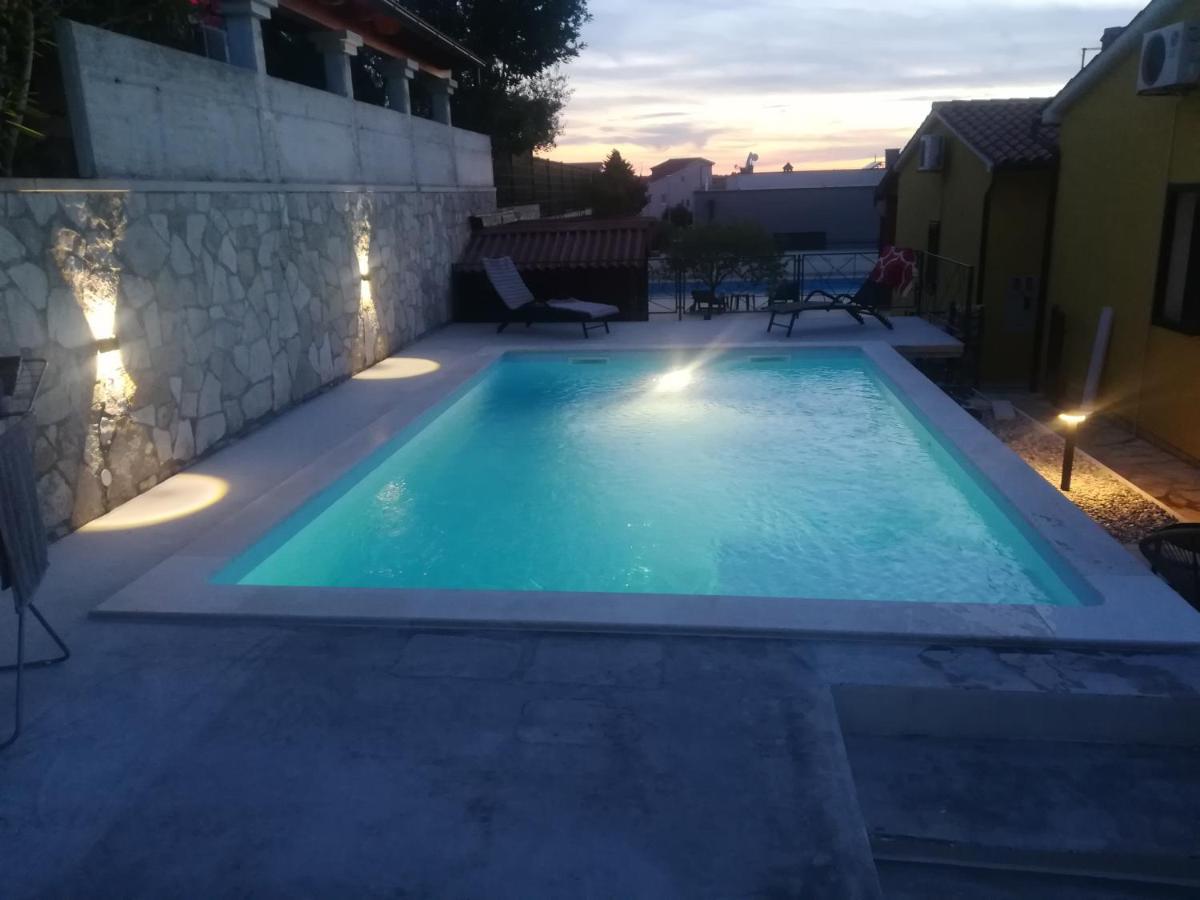 Kamenjak Volme, Cousy House With Pool 班约勒 外观 照片