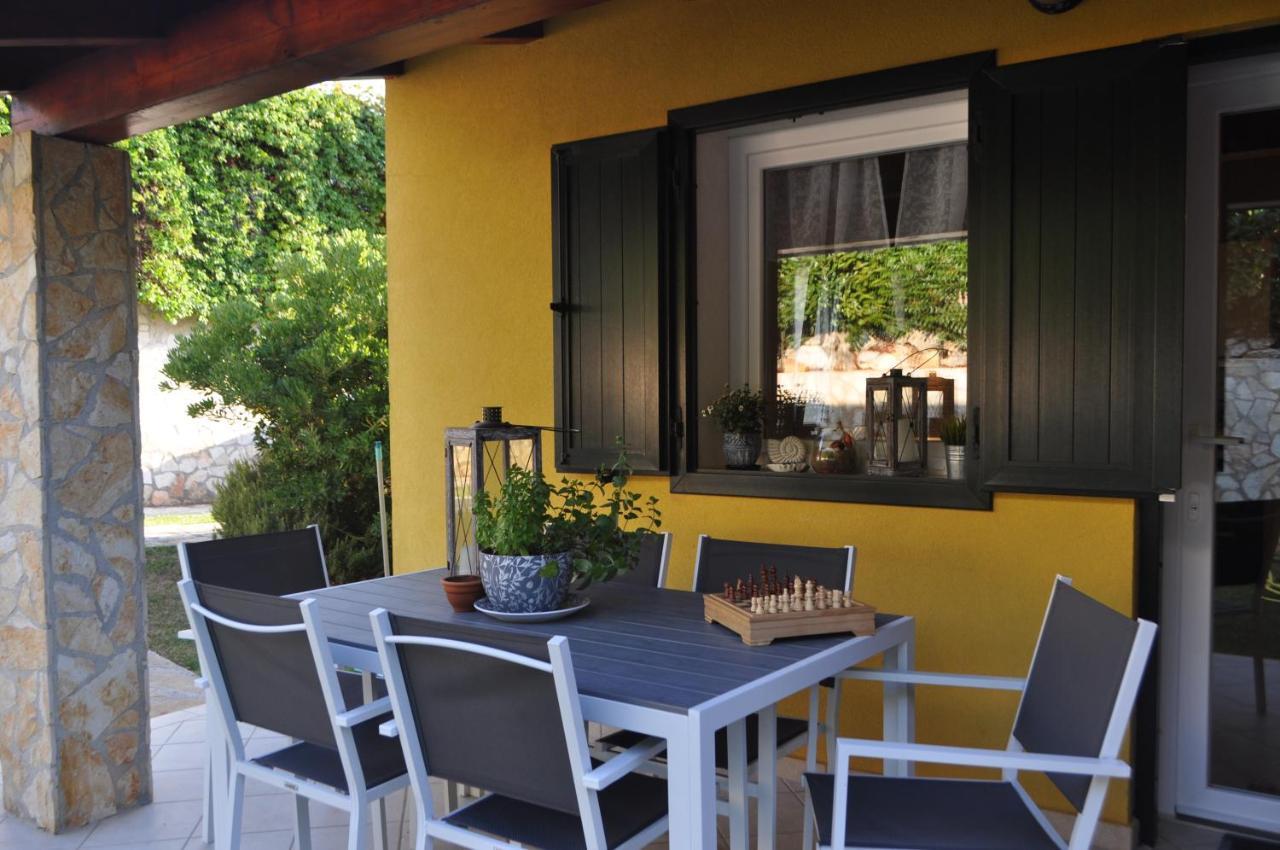 Kamenjak Volme, Cousy House With Pool 班约勒 外观 照片