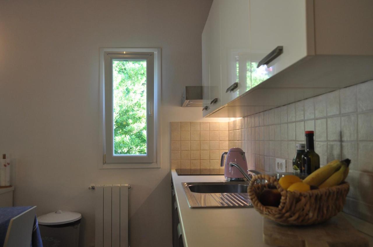 Kamenjak Volme, Cousy House With Pool 班约勒 外观 照片