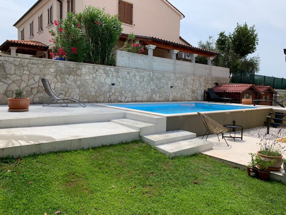 Kamenjak Volme, Cousy House With Pool 班约勒 外观 照片